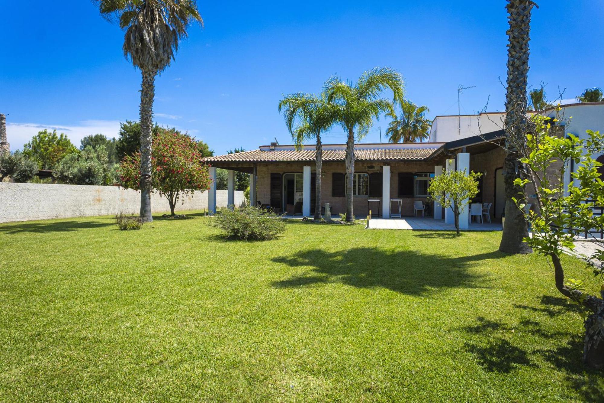 Villa El Capitano With Garden And Pool - Happy Rentals Muro Leccese Luaran gambar